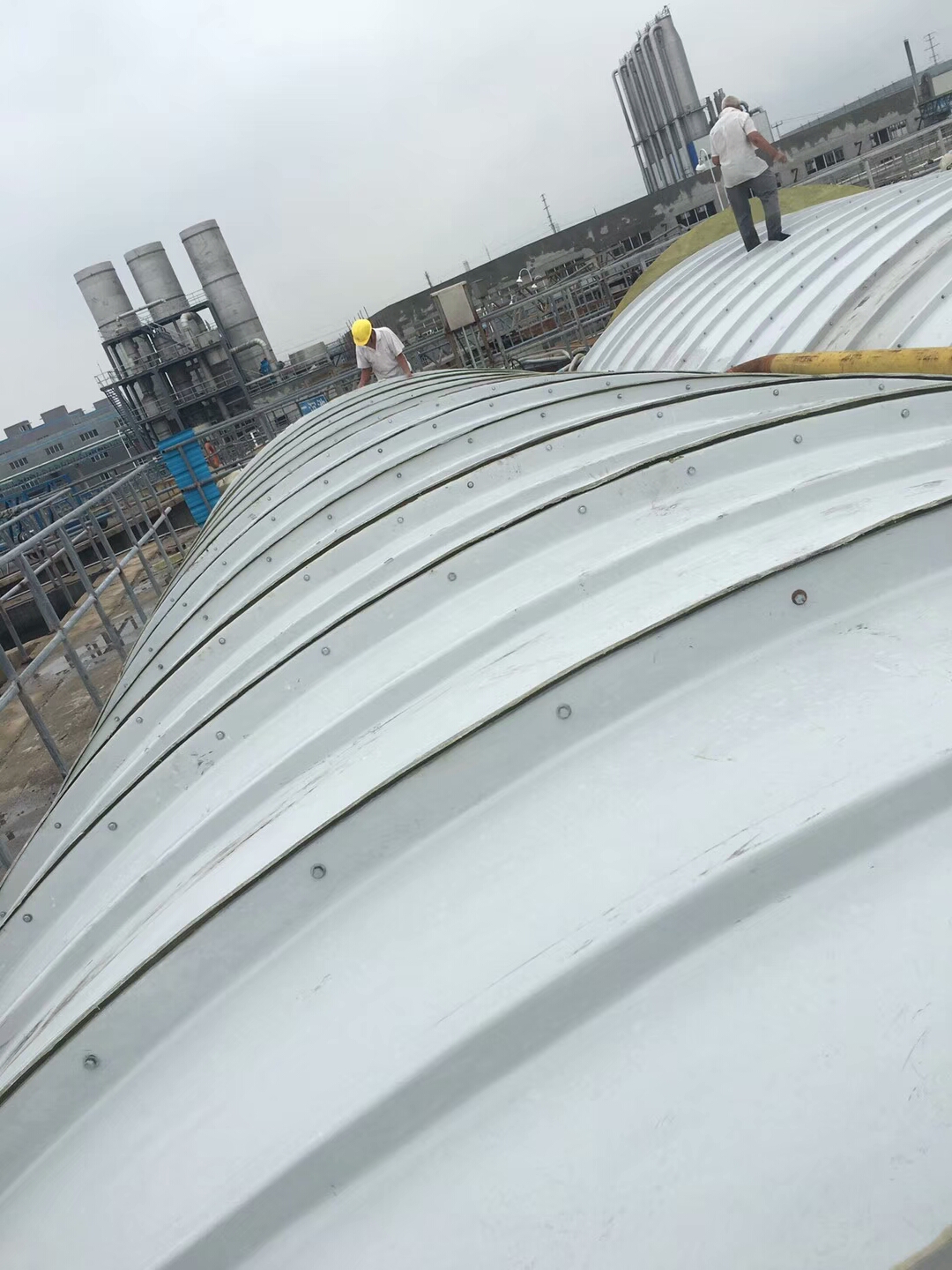 污水廠玻璃鋼蓋板耐腐蝕性強(qiáng)-適應(yīng)惡劣環(huán)境