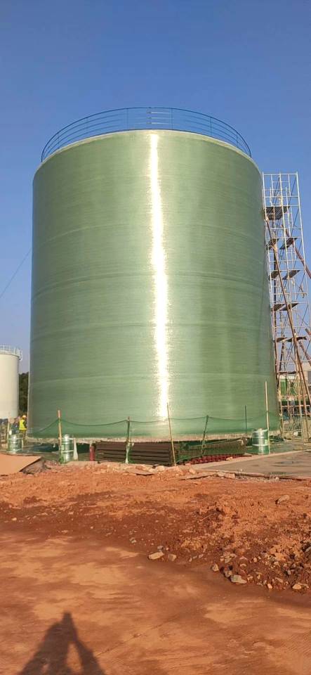 玻璃鋼儲罐價(jià)格合理-經(jīng)濟(jì)實(shí)惠-性能穩(wěn)定